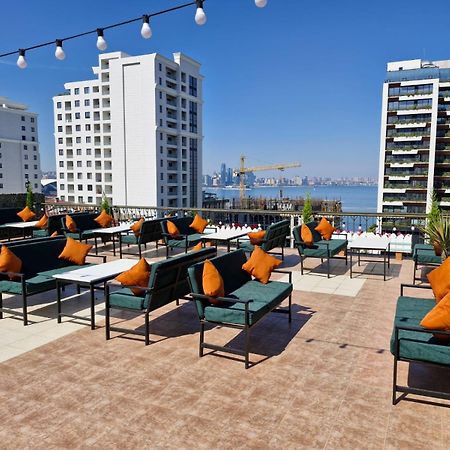 Nur Hotel & Terrace Cafe Bakoe Buitenkant foto