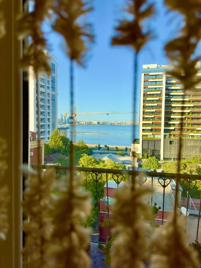 Nur Hotel & Terrace Cafe Bakoe Buitenkant foto